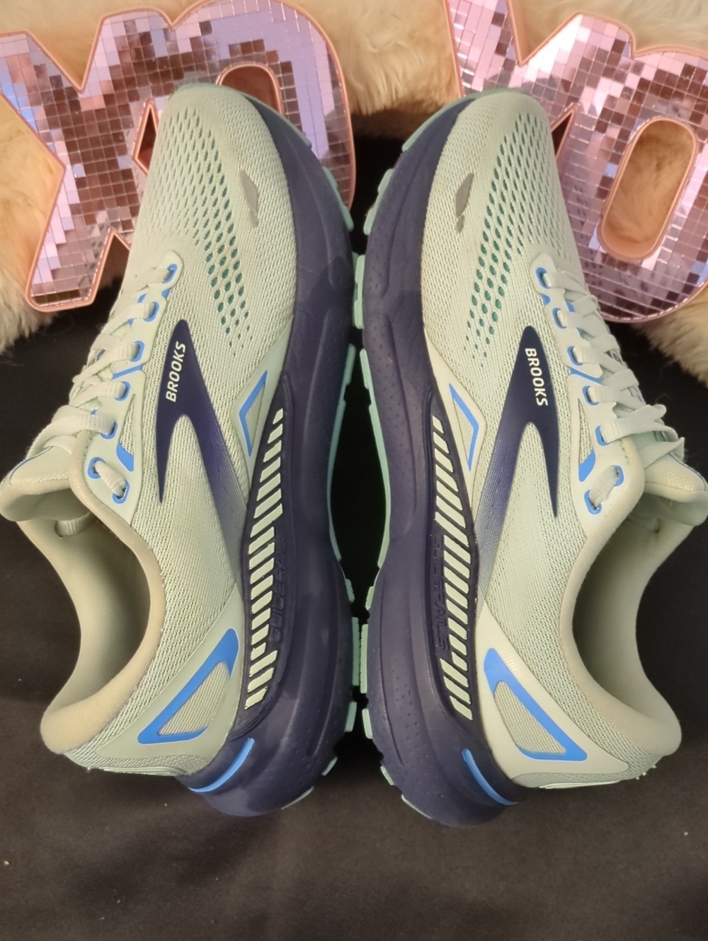 Brooks Women’s Adrenaline GTS23 Running Shoes - Light Blue/Navy Size 9 ONLY $45 - Picture 4 of 7